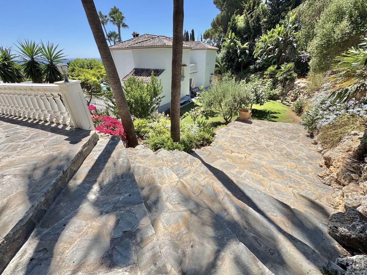 5 sovrum Villa till salu i La Cala de Mijas med pool garage - 1 595 000 € (Ref: 10110255)