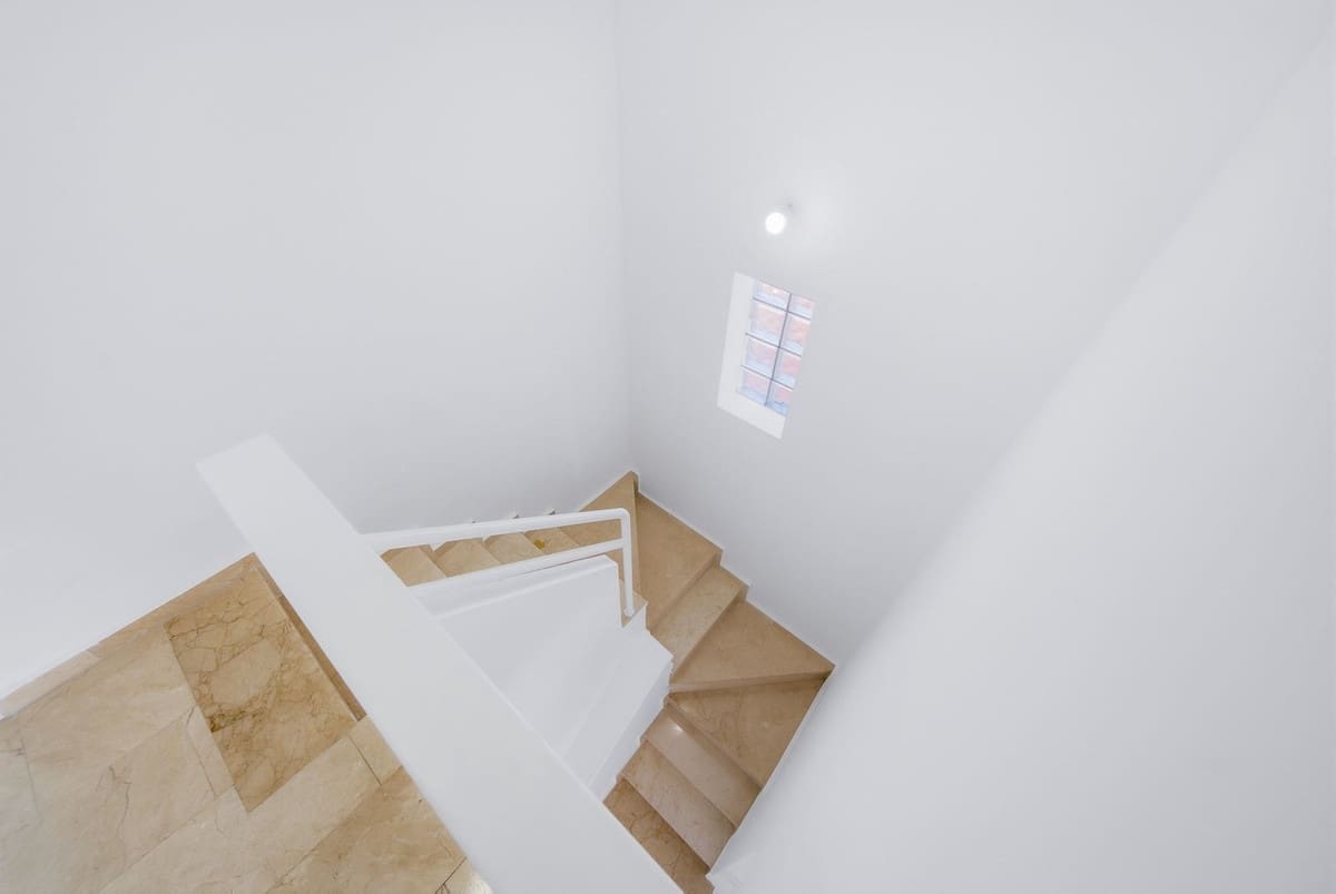 Casa de 3 habitaciones en La Duquesa / Puerto de la Duquesa en venta con piscina garaje - 385.000 € (Ref: 10110256)