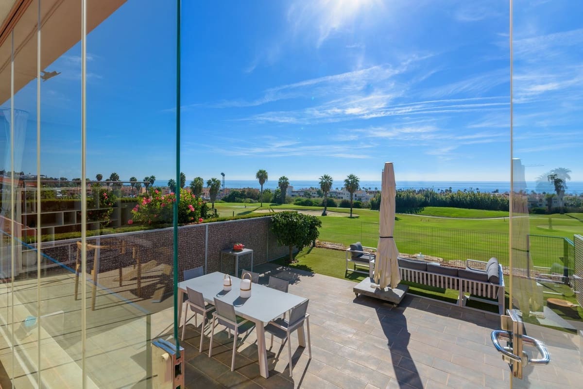 Apartamento de 2 habitaciones en Bahia de Casares en venta con piscina garaje - 480.000 € (Ref: 10117415)