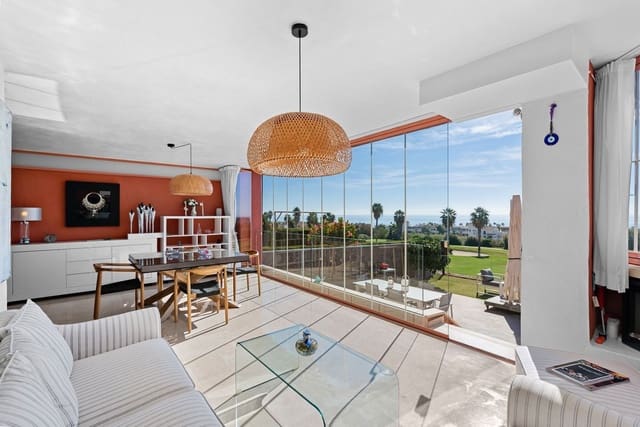 Apartamento de 2 habitaciones en Bahia de Casares, Casares en venta con piscina garaje - 480.000 € (Ref: 10117415)