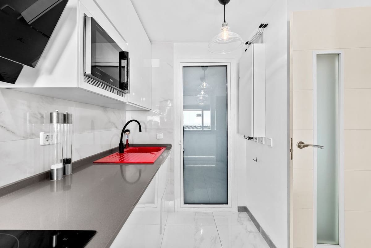 Apartamento de 2 habitaciones en Bahia de Casares en venta con piscina garaje - 480.000 € (Ref: 10117415)