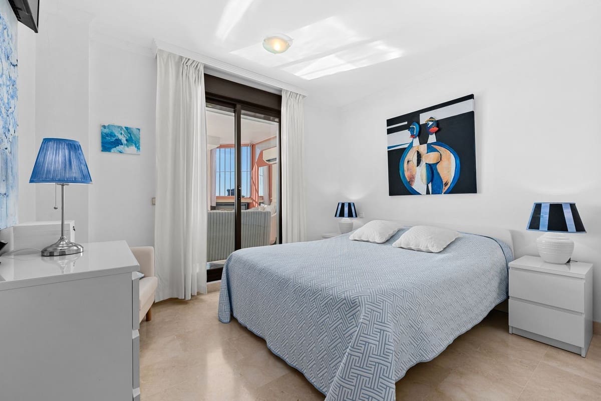 Apartamento de 2 habitaciones en Bahia de Casares en venta con piscina garaje - 480.000 € (Ref: 10117415)