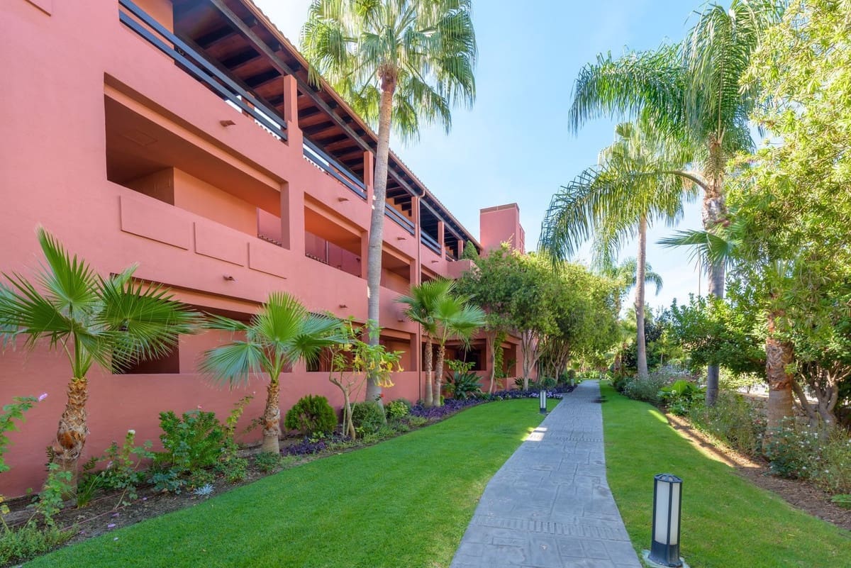 Apartamento de 2 habitaciones en Bahia de Casares en venta con piscina garaje - 480.000 € (Ref: 10117415)