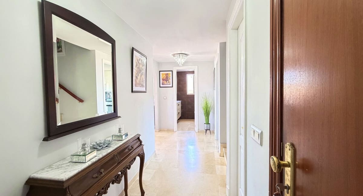 3 slaapkamer Appartement te koop in Estepona met zwembad garage - € 895.000 (Ref: 10120264)
