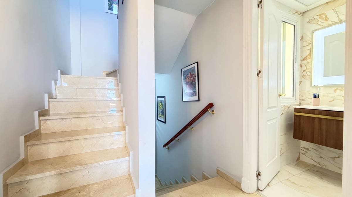3 slaapkamer Appartement te koop in Estepona met zwembad garage - € 895.000 (Ref: 10120264)