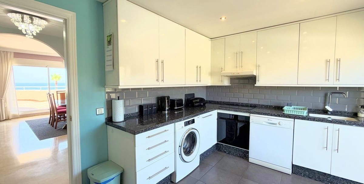 3 slaapkamer Appartement te koop in Estepona met zwembad garage - € 895.000 (Ref: 10120264)