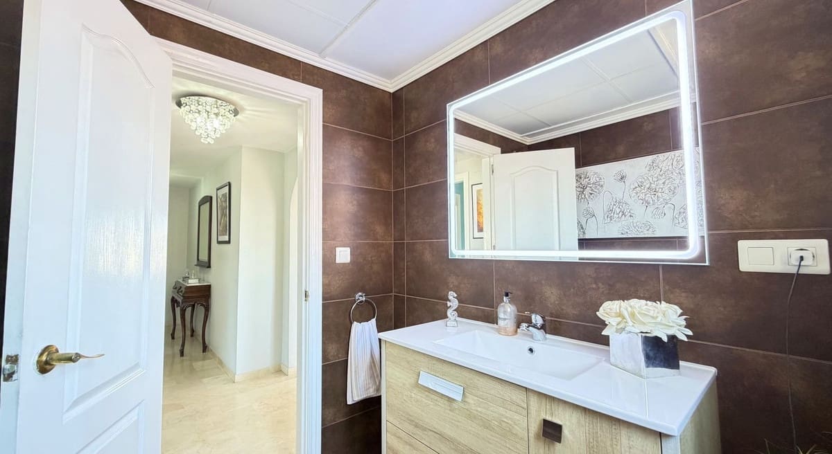 3 slaapkamer Appartement te koop in Estepona met zwembad garage - € 895.000 (Ref: 10120264)