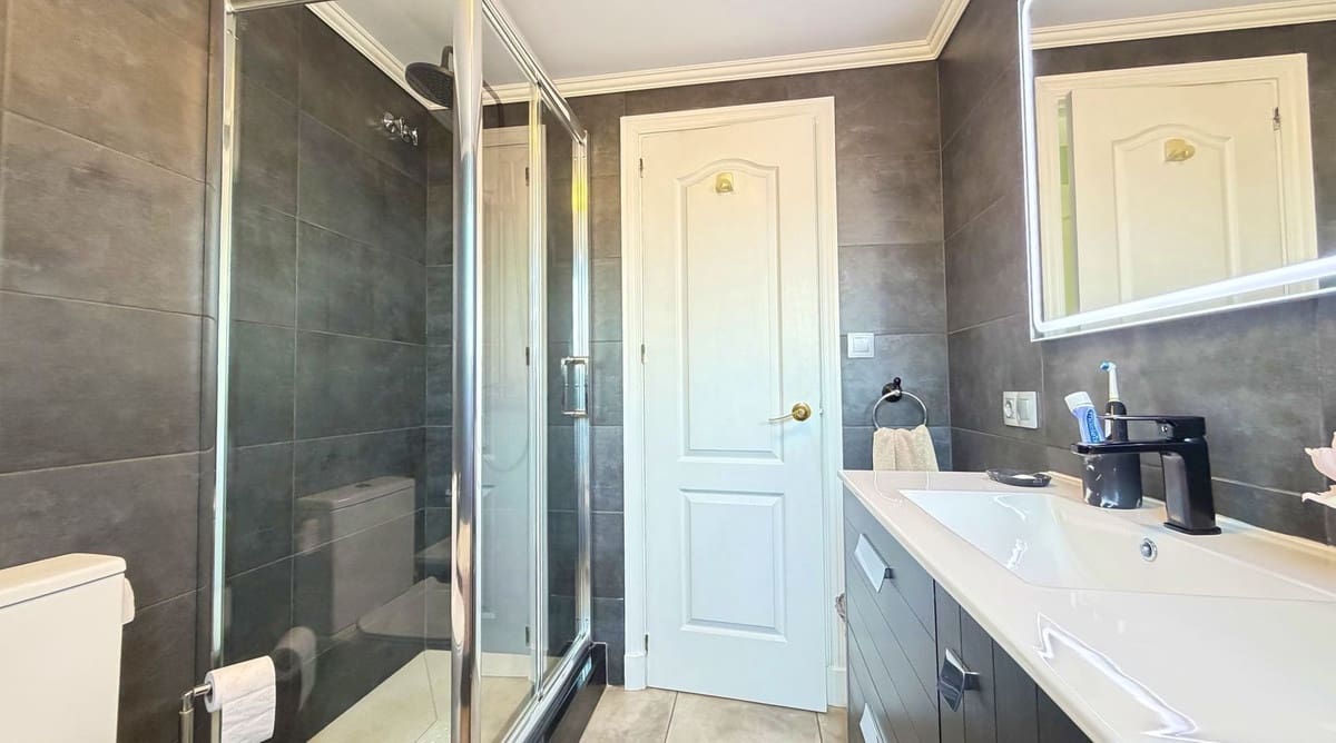 3 slaapkamer Appartement te koop in Estepona met zwembad garage - € 895.000 (Ref: 10120264)