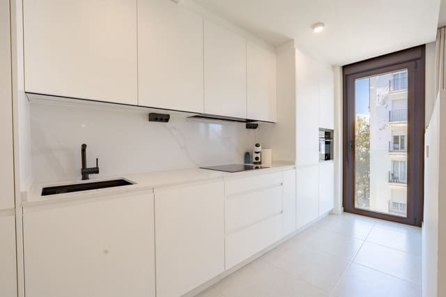 3 chambre Appartement à vendre à Estepona avec piscine garage - 485 000 € (Ref: 10120399)