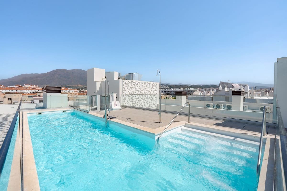 3 chambre Appartement à vendre à Estepona avec piscine garage - 485 000 € (Ref: 10120399)