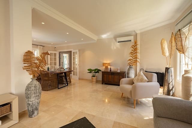4 makuuhuone Huvila myytävänä paikassa La Cala Hills, Mijas mukana uima-altaan 
autotalli - 892 500 € (Ref: 10120400)