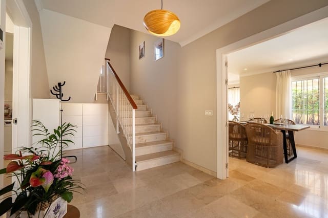 4 makuuhuone Huvila myytävänä paikassa La Cala Hills, Mijas mukana uima-altaan 
autotalli - 892 500 € (Ref: 10120400)