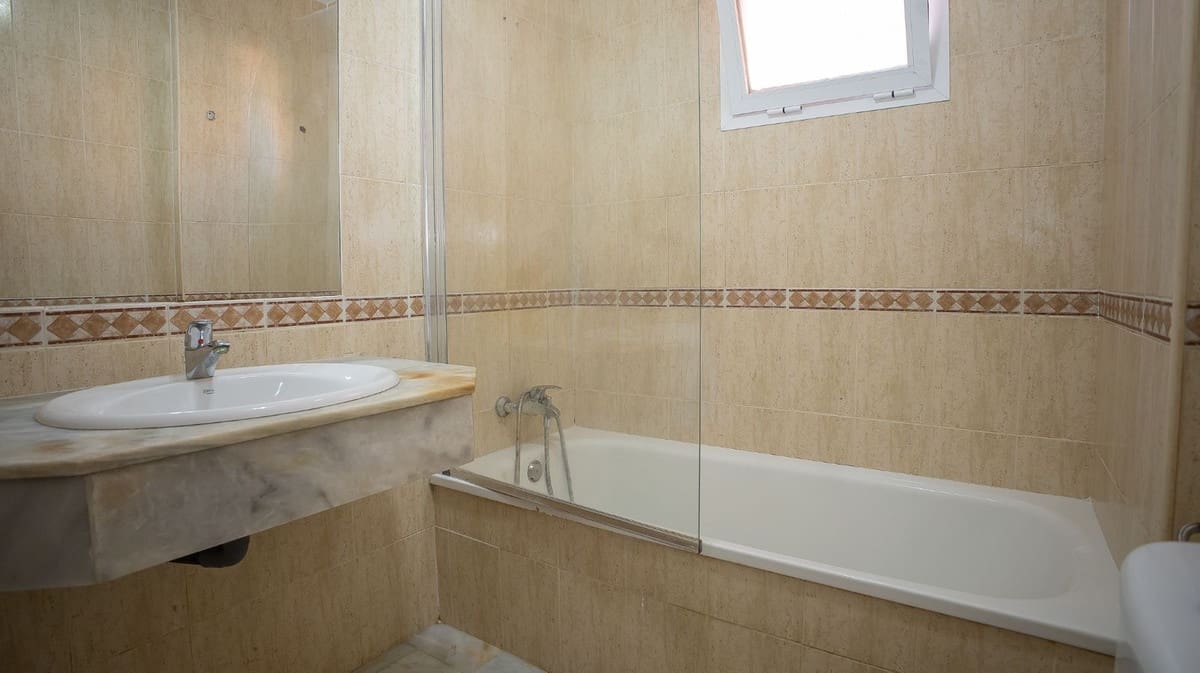 2 camera da letto Appartamento in vendita in La Duquesa / Puerto de la Duquesa con piscina garage - 229.000 € (Rif: 10120996)