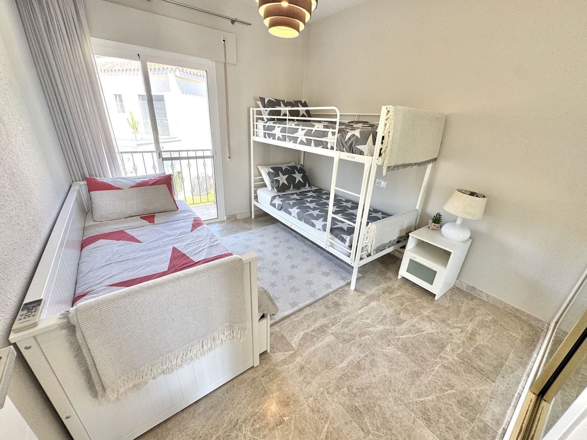 4 sypialnia Willa na sprzedaż w Calahonda z basenem garażem - 1 250 000 € (Ref: 10135244)