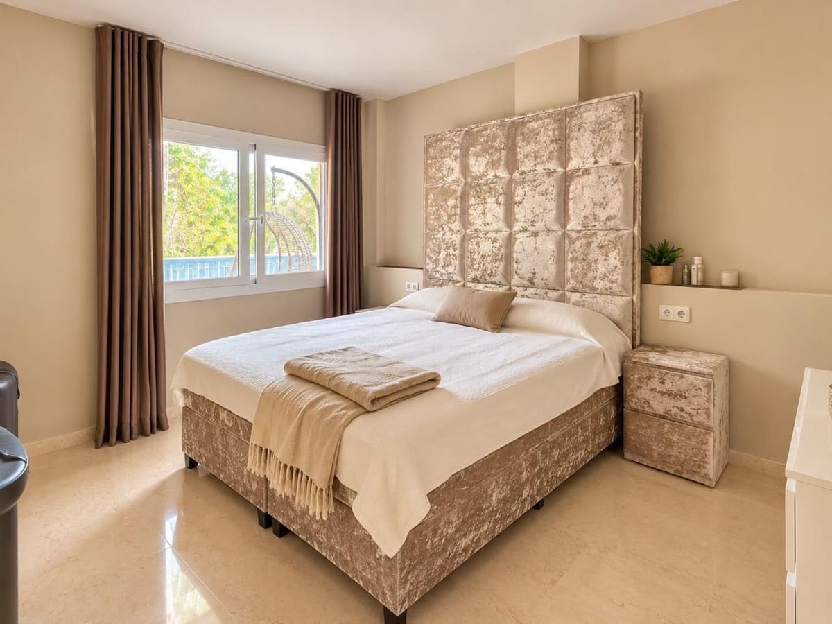 3 slaapkamer Appartement te koop in Elviria met zwembad garage - € 420.000 (Ref: 10138880)
