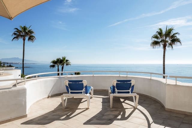 2 soverom Leilighet til salgs i Estepona med svømmebasseng garasje - € 649 000 (Ref: 10141465)