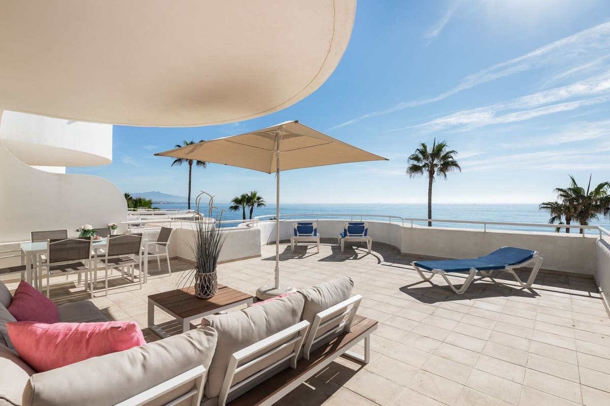 2 soverom Leilighet til salgs i Estepona med svømmebasseng garasje - € 649 000 (Ref: 10141465)