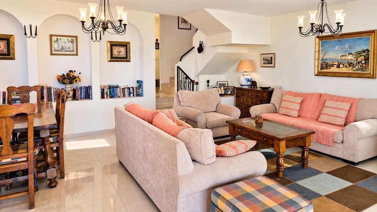 3 sypialnia Dom na sprzedaż w Bahia de Casares z basenem garażem - 450 000 € (Ref: 10142506)
