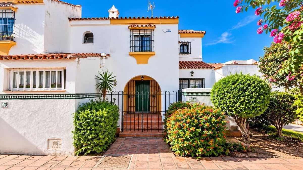 3 sypialnia Dom na sprzedaż w Bahia de Casares z basenem garażem - 450 000 € (Ref: 10142506)