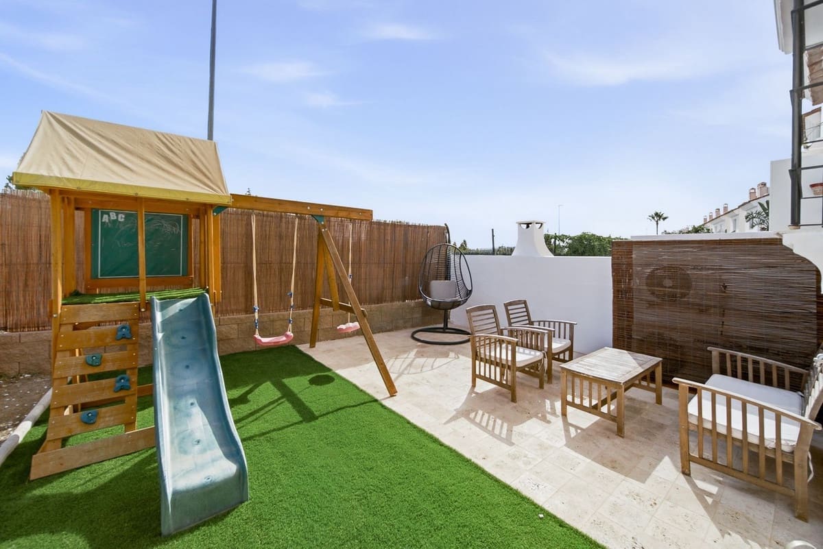 2 soverom Hus til salgs i Mijas Costa med svømmebasseng garasje - € 367 000 (Ref: 10153849)