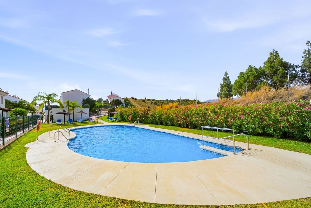 2 soverom Hus til salgs i Mijas Costa med svømmebasseng garasje - € 367 000 (Ref: 10153849)