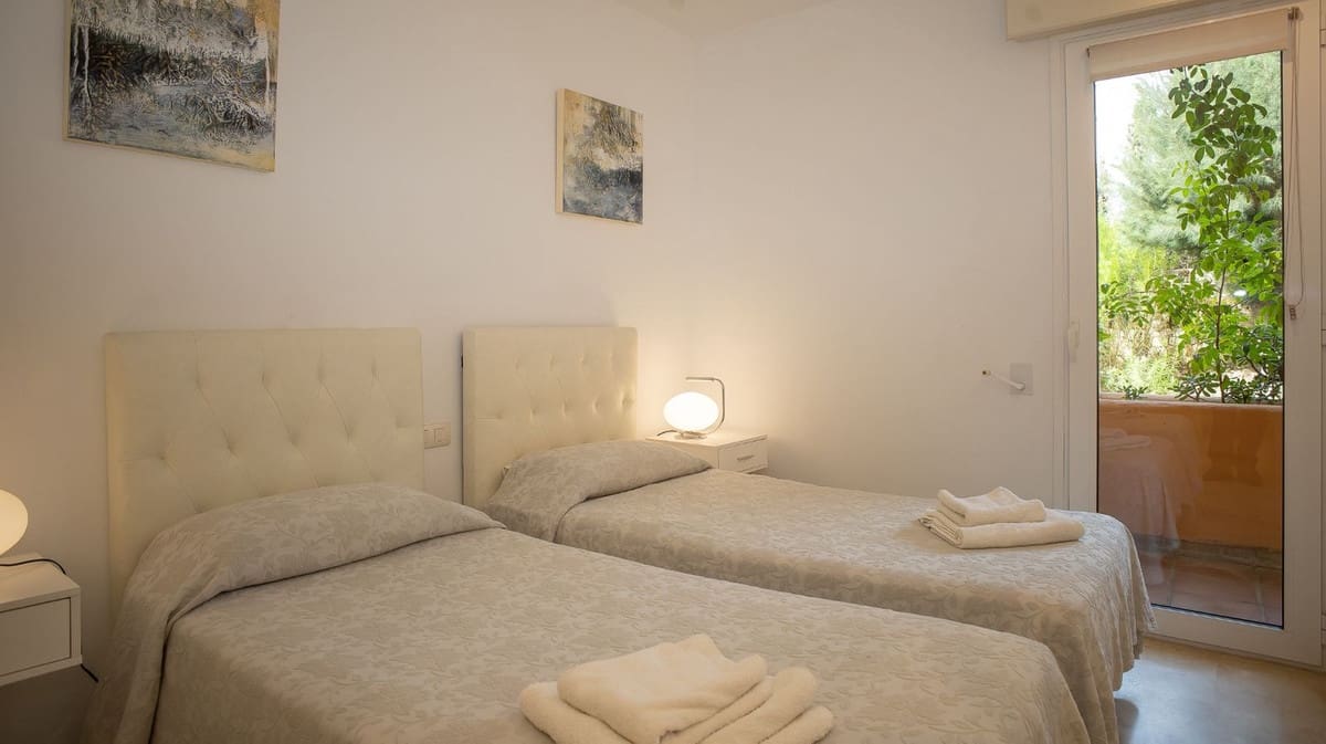 3 chambre Appartement à vendre à La Duquesa / Puerto de la Duquesa avec piscine garage - 750 000 € (Ref: 10154280)