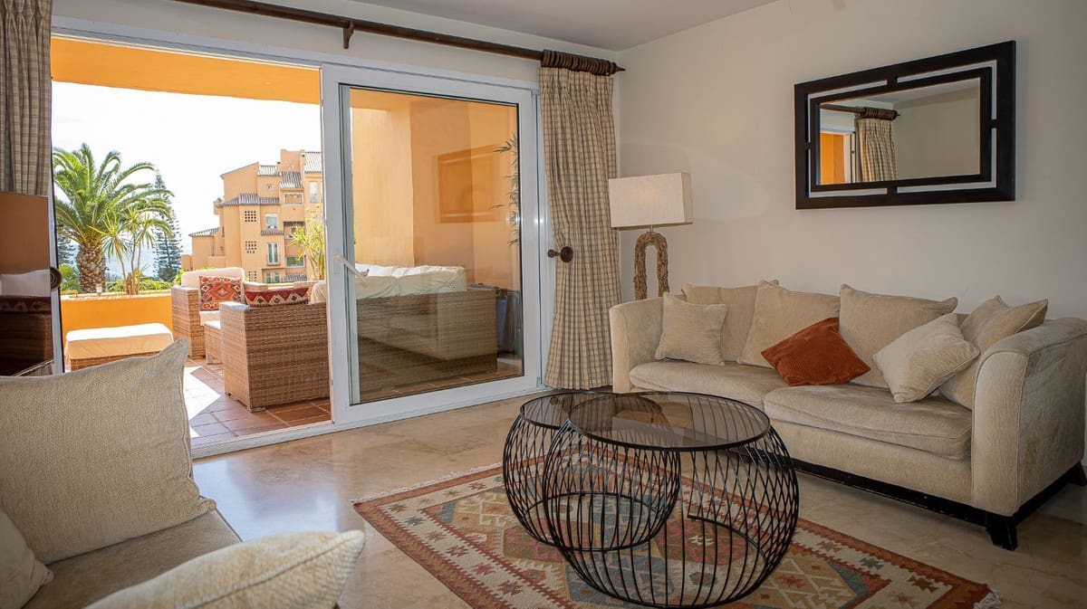 3 chambre Appartement à vendre à La Duquesa / Puerto de la Duquesa avec piscine garage - 750 000 € (Ref: 10154280)