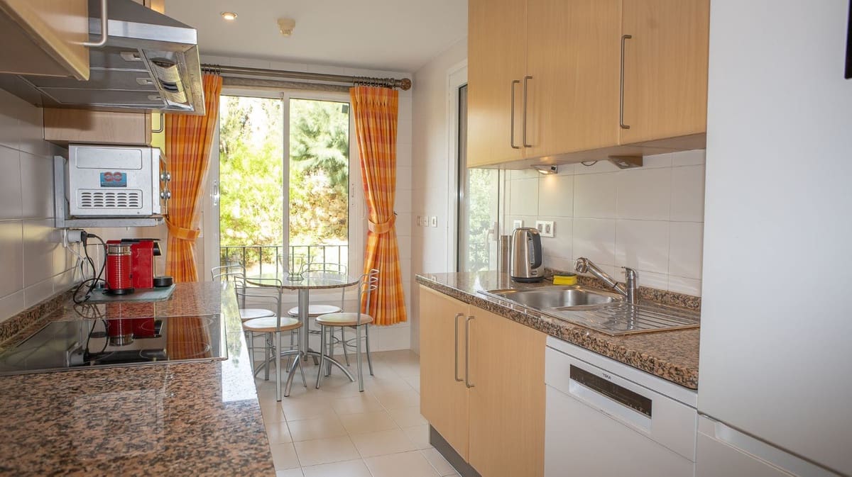 3 chambre Appartement à vendre à La Duquesa / Puerto de la Duquesa avec piscine garage - 750 000 € (Ref: 10154280)