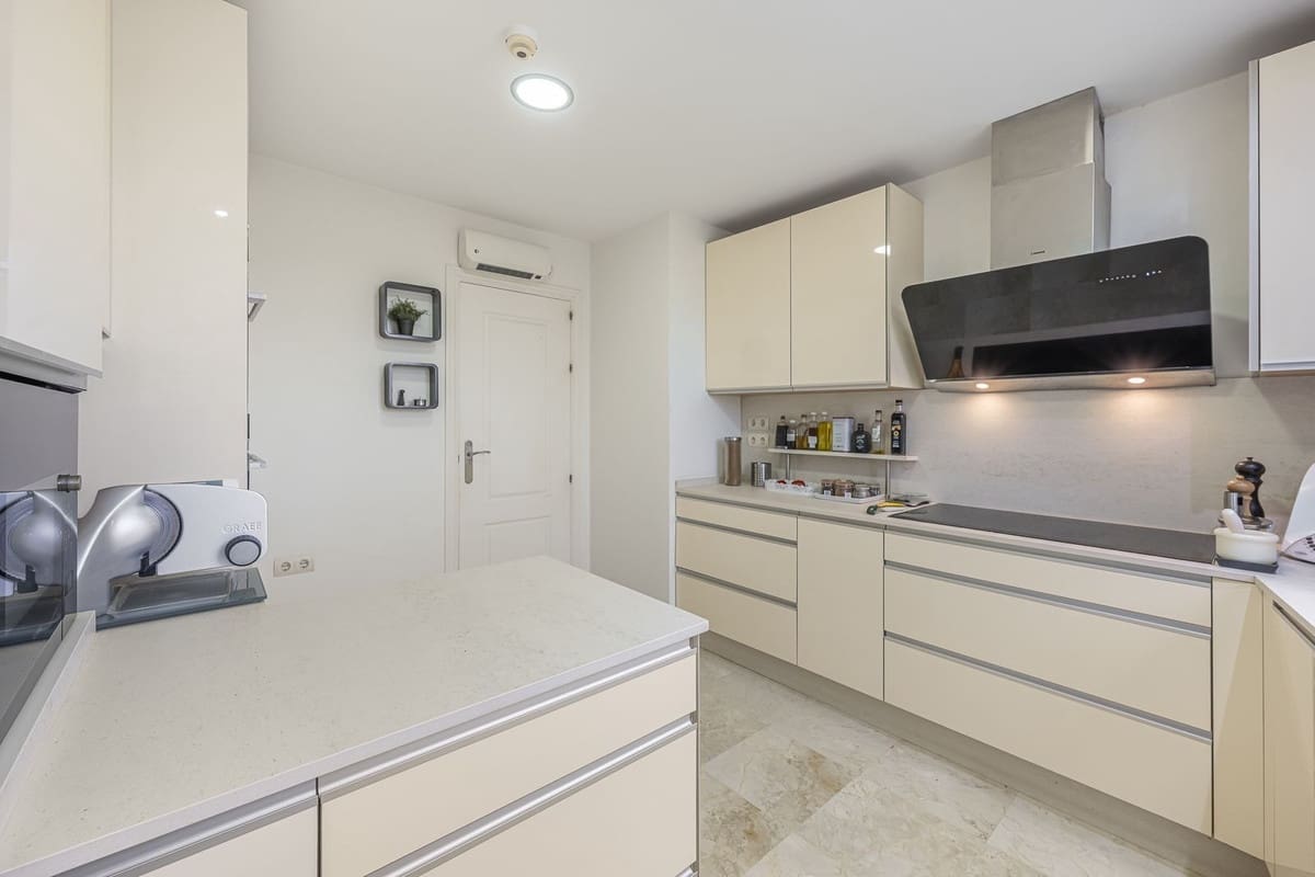 2 sypialnia Apartament na sprzedaż w Riviera del Sol z basenem garażem - 475 000 € (Ref: 10154281)