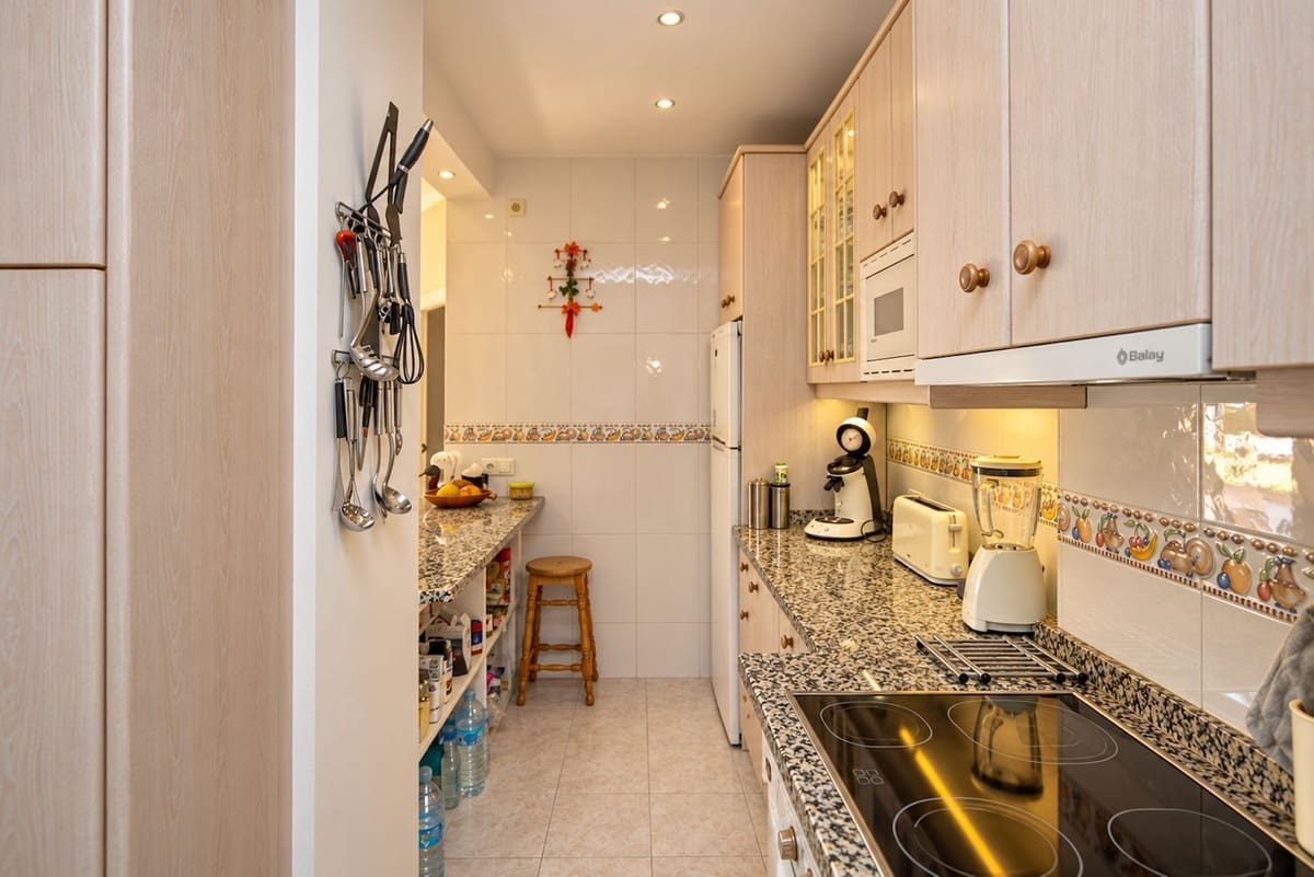 2 sypialnia Apartament na sprzedaż w Calahonda z basenem garażem - 669 000 € (Ref: 10163284)