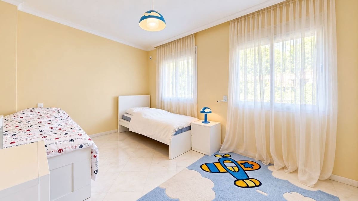 2 bedroom Apartment for sale in La Mairena with pool garage - € 319,000 (Ref: 10163285)