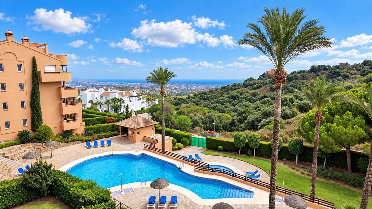 2 bedroom Apartment for sale in La Mairena with pool garage - € 319,000 (Ref: 10163285)