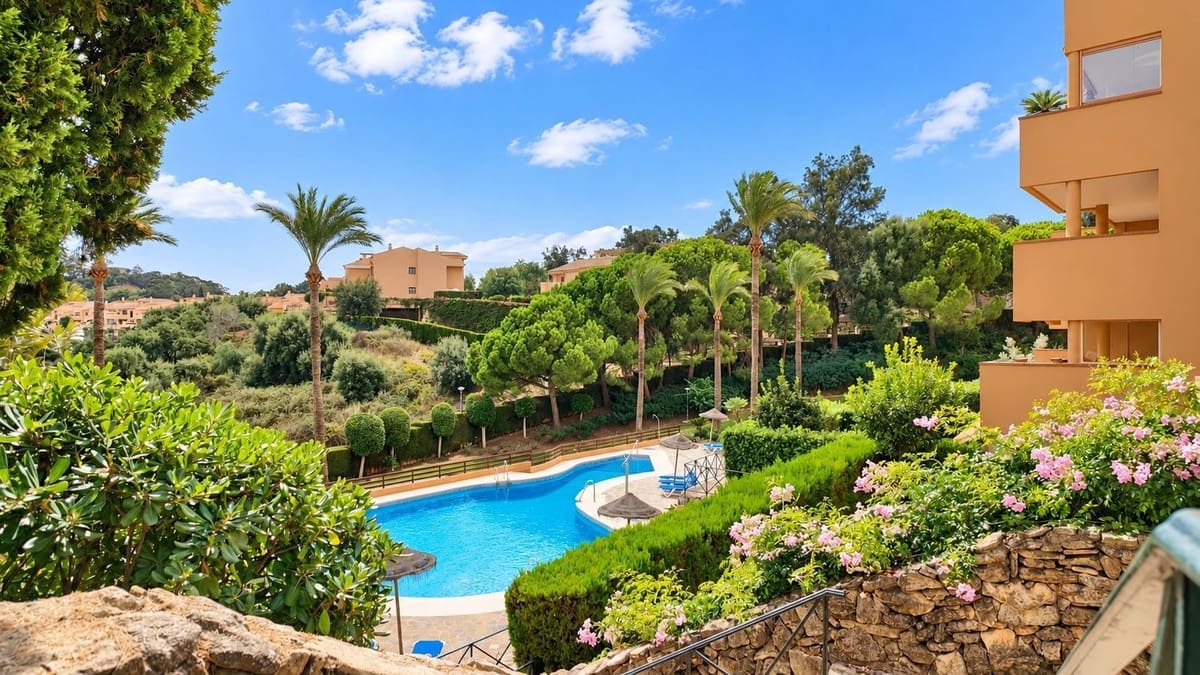 2 bedroom Apartment for sale in La Mairena with pool garage - € 319,000 (Ref: 10163285)
