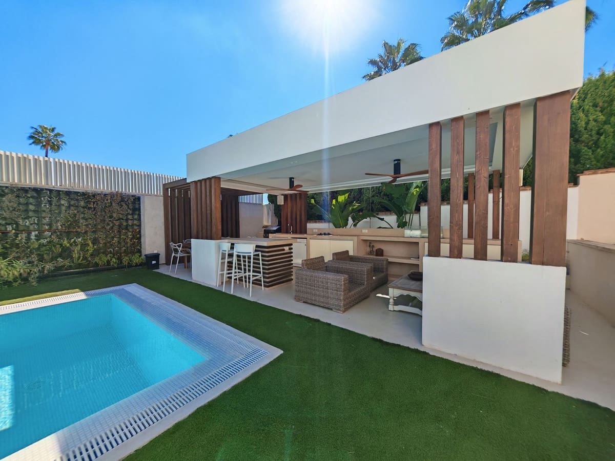 4 soveværelse Villa til salg i Riviera del Sol med swimmingpool garage - € 1.345.000 (Ref: 10165390)