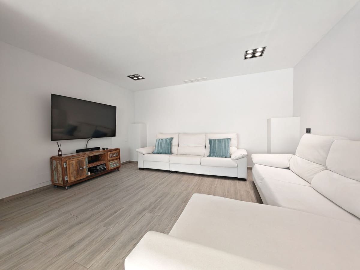 4 soveværelse Villa til salg i Riviera del Sol med swimmingpool garage - € 1.345.000 (Ref: 10165390)