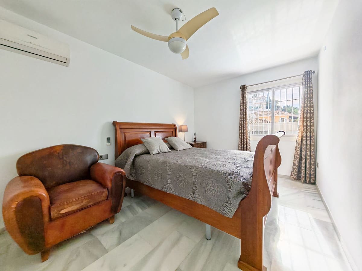 4 soveværelse Villa til salg i Riviera del Sol med swimmingpool garage - € 1.345.000 (Ref: 10165390)