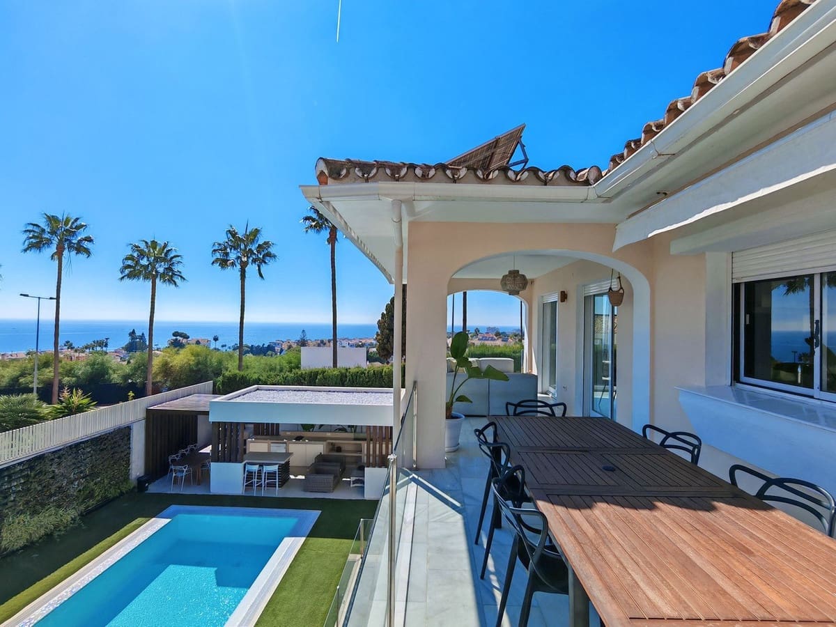 4 soveværelse Villa til salg i Riviera del Sol med swimmingpool garage - € 1.345.000 (Ref: 10165390)