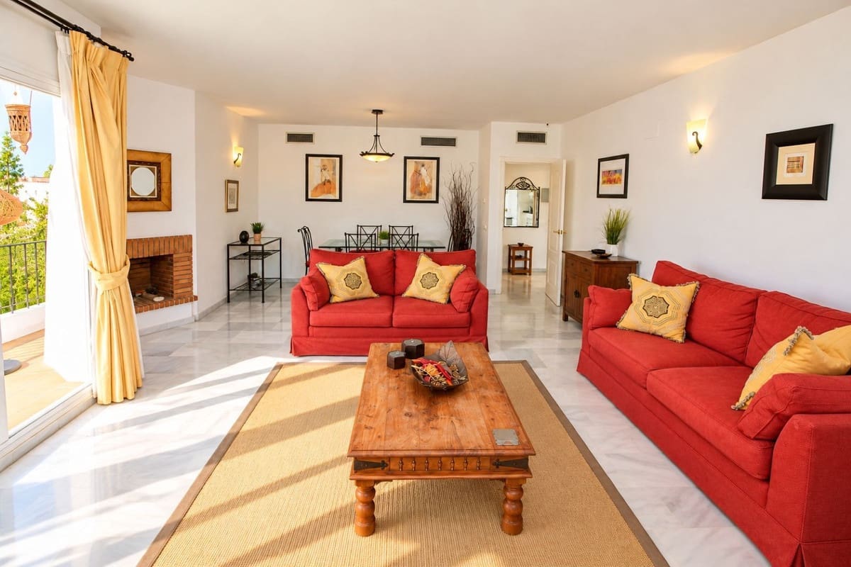 2 Zimmer Apartment zu verkaufen in Nueva Andalucia mit Pool Garage - 460.000 € (Ref: 10165780)