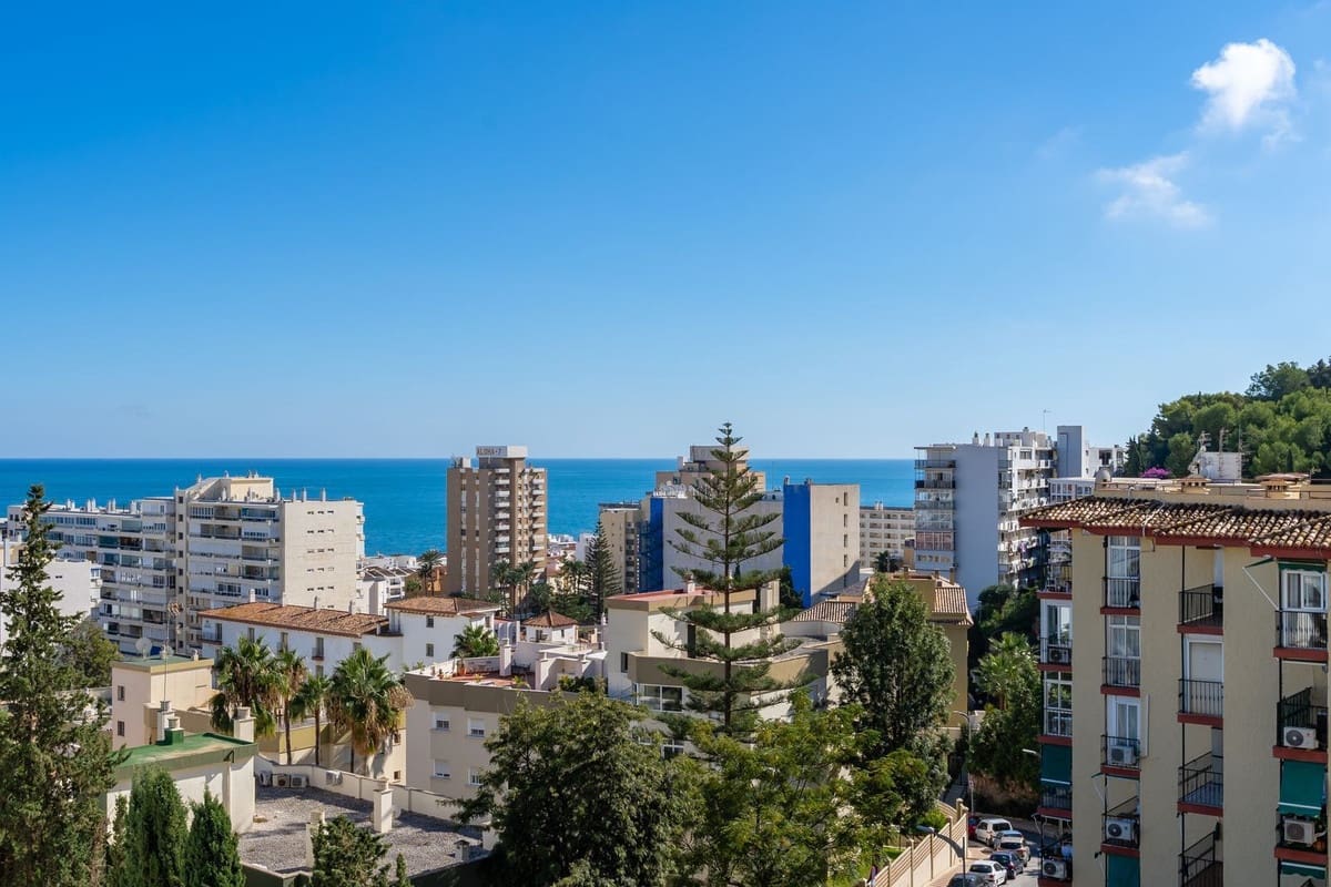 3 bedroom Apartment for sale in Torremolinos with pool - € 499,000 (Ref: 10165781)