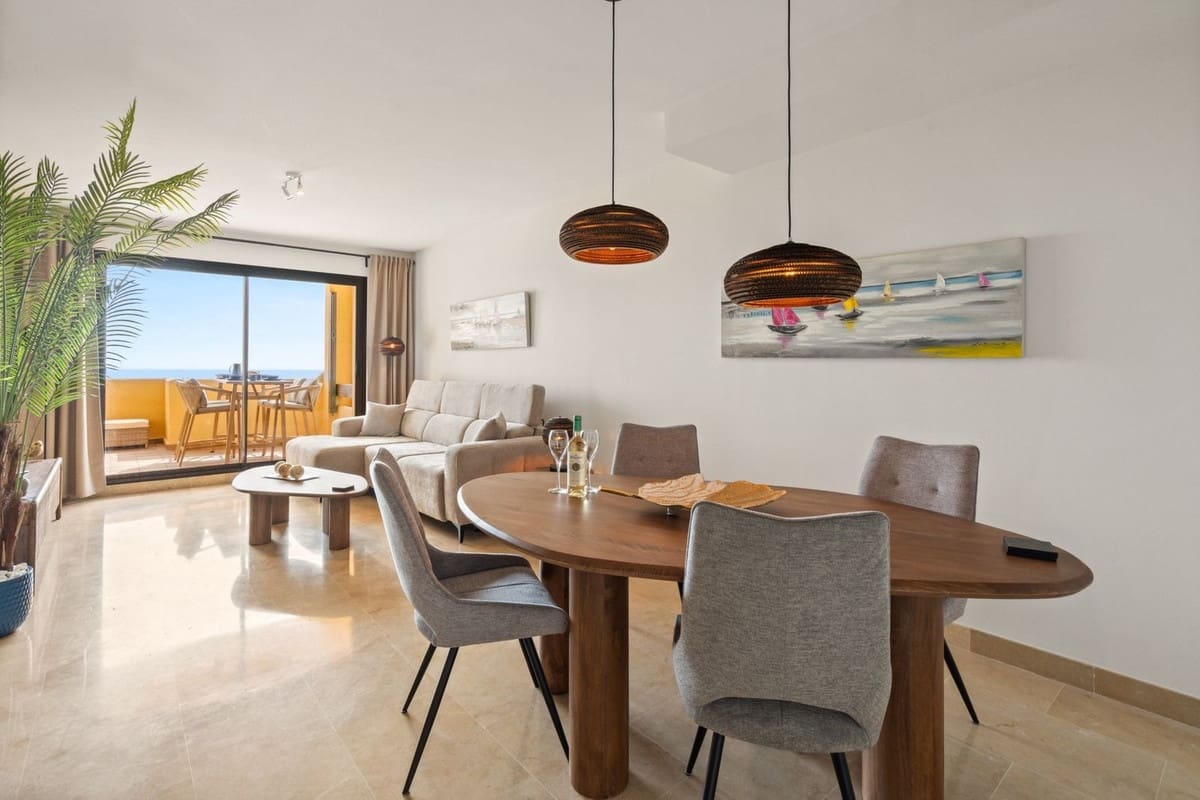 2 makuuhuone Huoneisto myytävänä paikassa La Duquesa / Puerto de la Duquesa mukana uima-altaan 
autotalli - 349 000 € (Ref: 10175278)