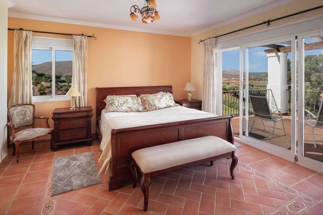 4 makuuhuone Huvila myytävänä paikassa La Cala Golf, Mijas mukana uima-altaan 
autotalli - 1 190 000 € (Ref: 10175533)