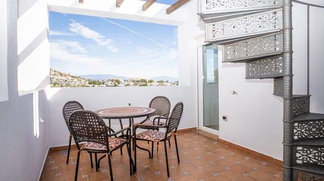 Apartamento de 2 habitaciones en La Duquesa / Puerto de la Duquesa, Manilva en venta con piscina garaje - 295.000 € (Ref: 10179237)