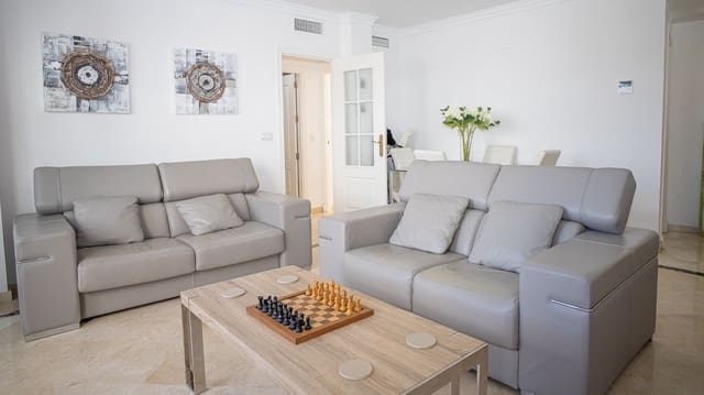 Apartamento de 2 habitaciones en La Duquesa / Puerto de la Duquesa, Manilva en venta con piscina garaje - 295.000 € (Ref: 10179237)