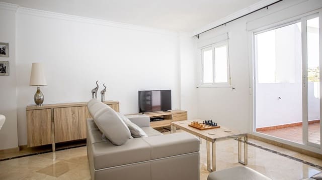 Apartamento de 2 habitaciones en La Duquesa / Puerto de la Duquesa, Manilva en venta con piscina garaje - 295.000 € (Ref: 10179237)