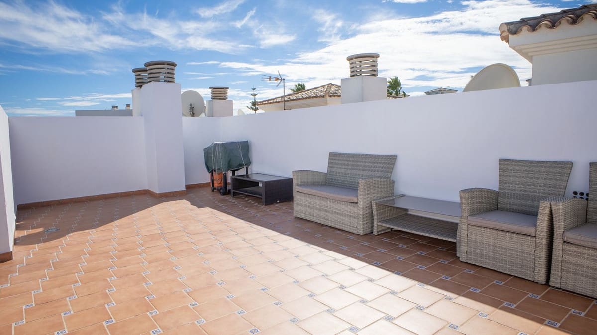 Apartamento de 2 habitaciones en La Duquesa / Puerto de la Duquesa en venta con piscina garaje - 295.000 € (Ref: 10179237)