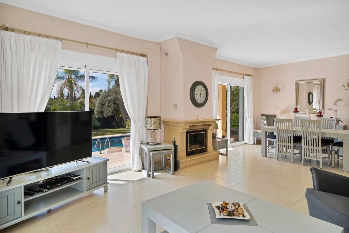 Chalet de 4 habitaciones en Benalmádena en venta con piscina garaje - 1.275.000 € (Ref: 10179442)