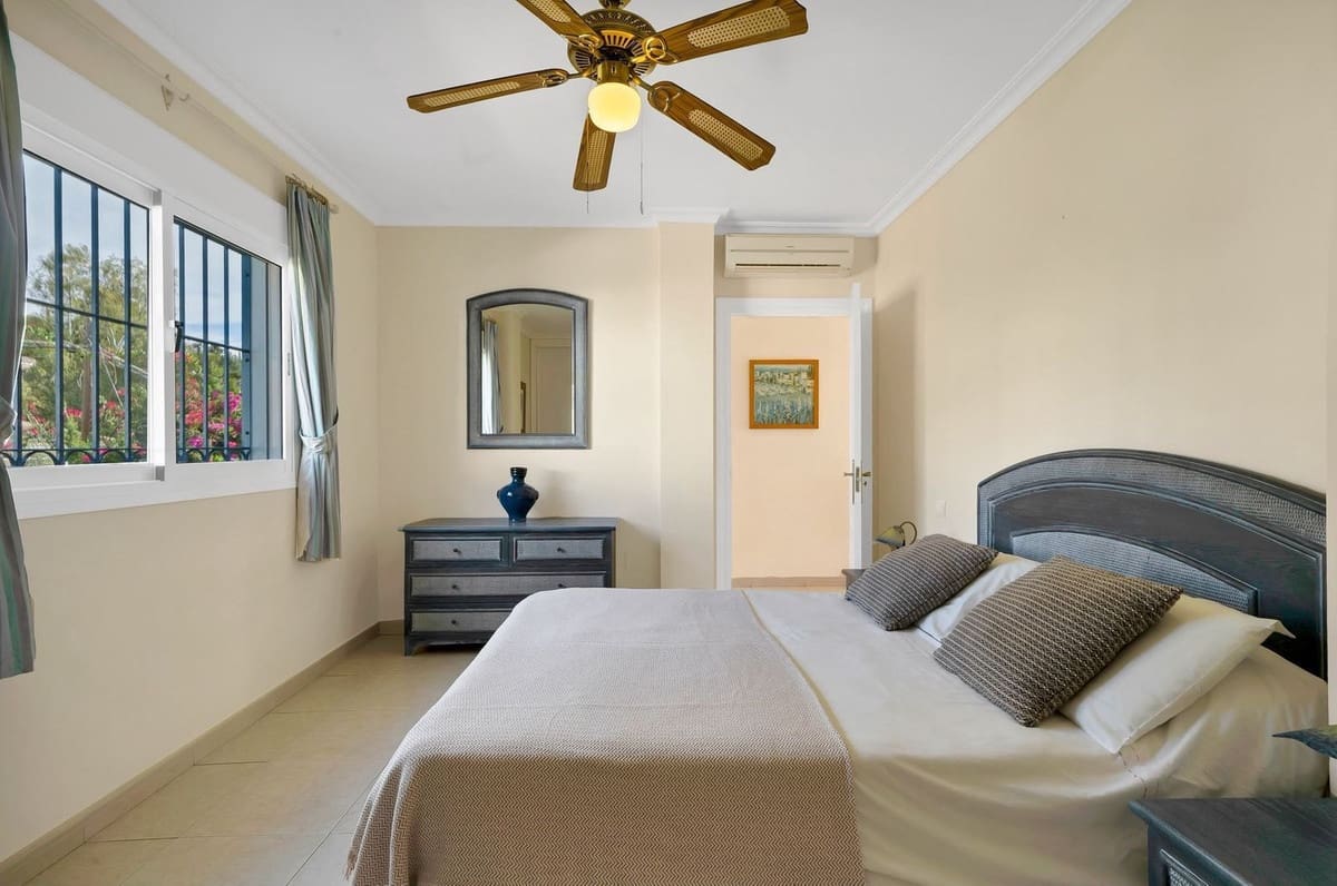 Chalet de 4 habitaciones en Benalmádena en venta con piscina garaje - 1.275.000 € (Ref: 10179442)