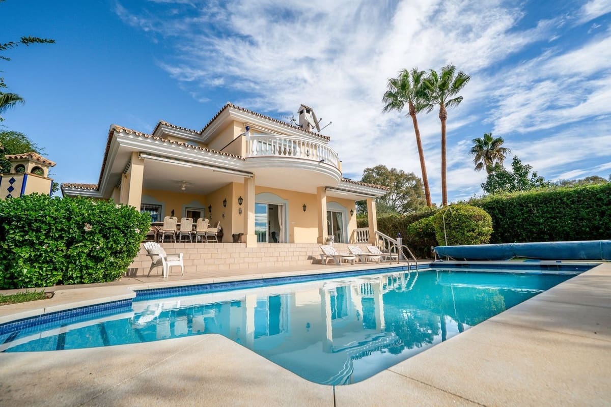 Chalet de 4 habitaciones en Benalmádena en venta con piscina garaje - 1.275.000 € (Ref: 10179442)