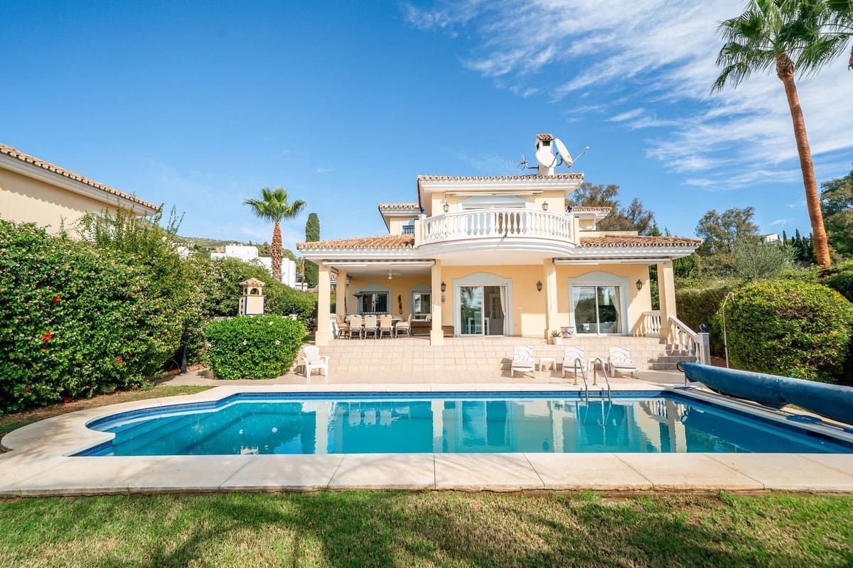 Chalet de 4 habitaciones en Benalmádena en venta con piscina garaje - 1.275.000 € (Ref: 10179442)