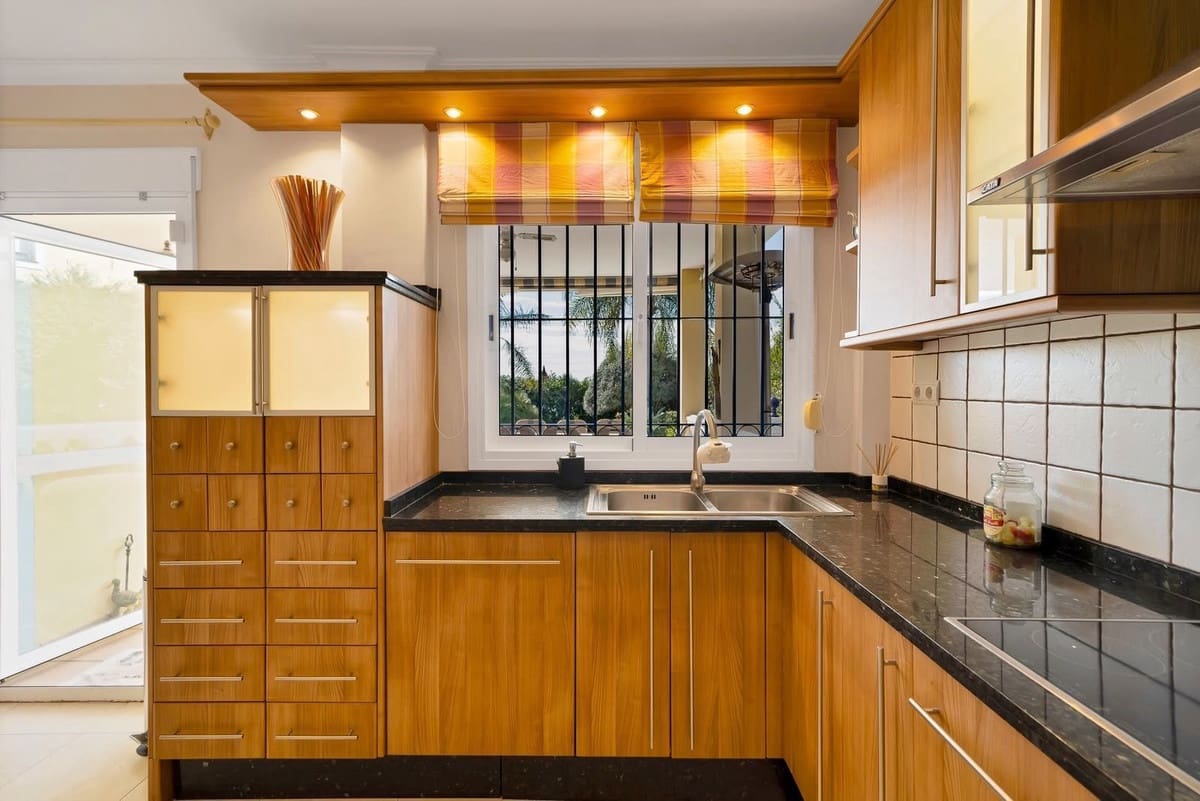 Chalet de 4 habitaciones en Benalmádena en venta con piscina garaje - 1.275.000 € (Ref: 10179442)